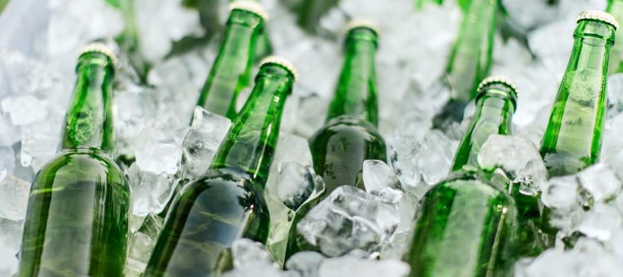 Heineken Brazil, butelki piwa, przywództwo top-down, „zero niebezpiecznych zdarzeń” jest możliwe, zrównoważona kultura bezpieczeństwa, analiza konkretnego przypadku, poprawa bezpieczeństwa pracy, program szkoleniowy w zakresie bezpieczeństwa, analiza konkretnego przypadku, BHP, SafeStart, SafeStart International, przyzwyczajenia związane z bezpieczeństwem, bezpieczeństwo pracy, BHP, poprawa kultury bezpieczeństwa, zwiększać świadomość bezpieczeństwa, ograniczyć liczbę ludzkich błędów, ograniczyć liczbę urazów, ograniczenie liczby urazów, ograniczyć liczbę wypadków, polepszyć wyniki firmy, zapobiegać krytycznym błędom, wdrożyć pozytywne zmiany w kulturze firmy, promować zaangażowanie pracowników, zwiększać zaangażowanie pracowników, bezpieczeństwo 24/7, bezpieczeństwo przez cały czas, bycie bezpiecznym 24/7, bezpieczne wzorce zachowań, nauka bezpiecznych zachowań, uzyskiwać uniwersalne umiejętności związane z dbaniem o bezpieczeństwo, umiejętności w zakresie bezpieczeństwa dla rodzin, umiejętności w zakresie bezpieczeństwa dla dzieci, szkolenia w zakresie bezpieczeństwa dla dzieci, umiejętności w zakresie bezpieczeństwa dla wszystkich, szkolenia w zakresie bezpieczeństwa dla pracowników, bezpieczeństwo w całej firmie, zwiększać wydajność operacyjną, polepszać jakość, przyzwyczajenia związane z bezpieczeństwem, zachowania związane z bezpieczeństwem, wzorce ryzyka, zapewniać wysoką wydajność, stany krytyczne, krytyczne decyzje, błędy krytyczne, co jest przyczyną urazów, jak zapobiegać urazom, jak zapobiegać wypadkom